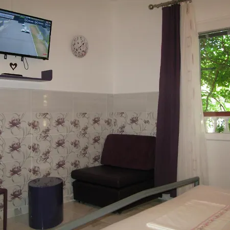 Apartman In With Terrace, Air Conditioning, Wifi, Washing Machine 4229-3
