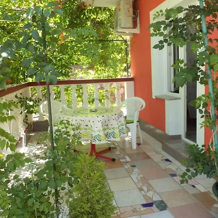Apartman In With Terrace, Air Conditioning, Wifi, Washing Machine 4229-3