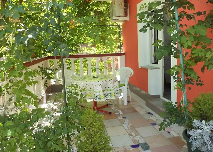 Apartament In With Terrace, Air Conditioning, Wifi, Washing Machine 4229-3