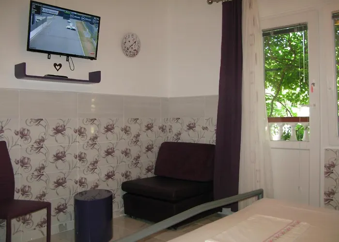 Appartement In With Terrace, Air Conditioning, Wifi, Washing Machine 4229-3