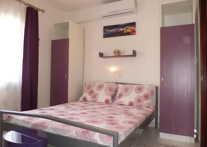 Appartement In With Terrace, Air Conditioning, Wifi, Washing Machine 4229-3